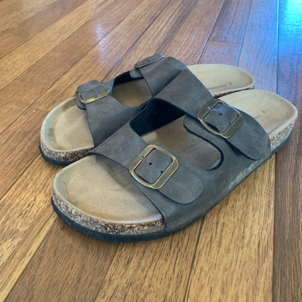 Women’s sandals